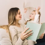 6 Manfaat Membacakan Dongeng Untuk Anak