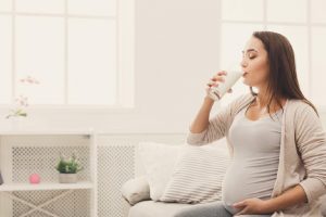 Bunda, tau gak fungsi minum susu ketika hamil?