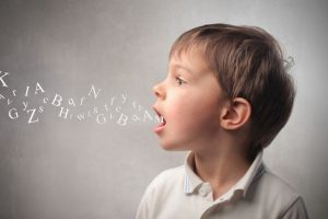 7 Tips agar Anak Pede Bicara di Depan Banyak Orang