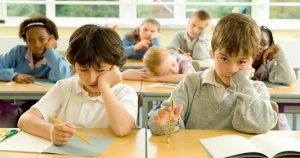 10 Tips Mengatasi Anak Saat Jenuh Belajar di Kelas